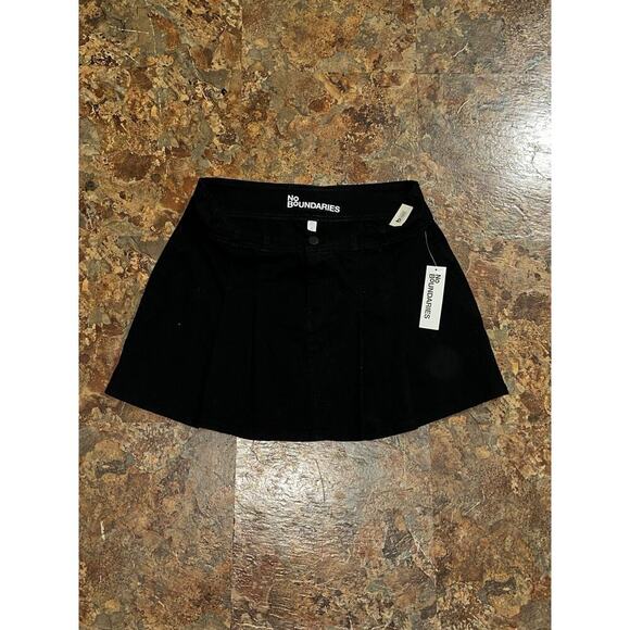 No Boundaries Mid Rise Pleated Skirt Size M 8-10 Black - Picture 1 of 3